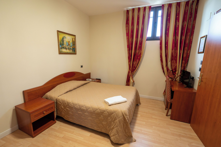 Bedroom 13