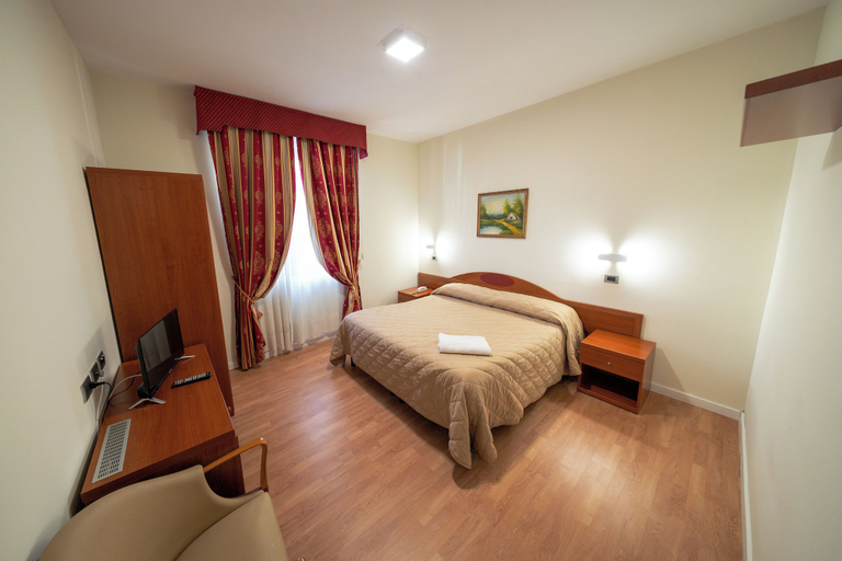 Bedroom 12