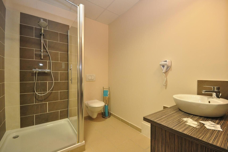 Bathroom 5, Hôtel Caïman, Drôme