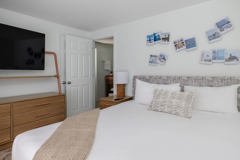 Bedroom 4, Riviera Beach Resort, Barnstable