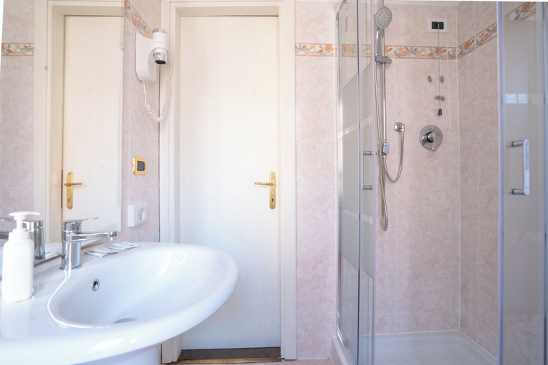 Bathroom 5, Alla Corte Rossa, Venezia