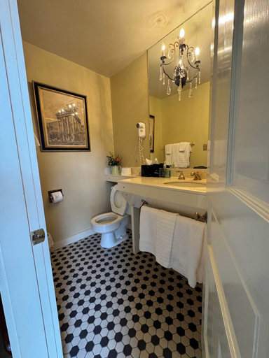 Bathroom 14