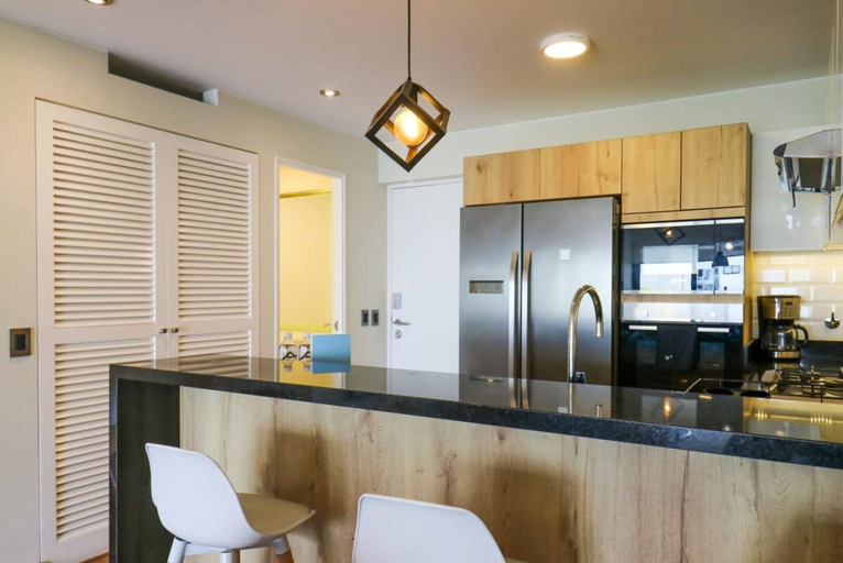 Room 5, w Fascinating 1BR With Balcony in Miraflores, Lima