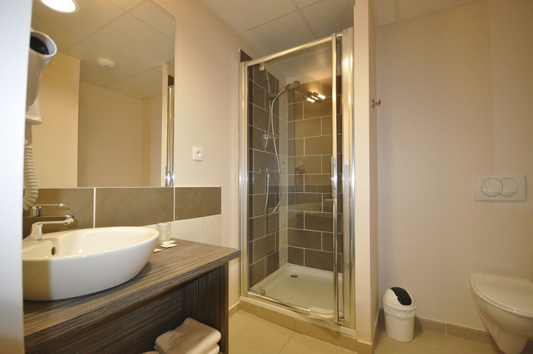 Bathroom 5, Hôtel Caïman, Drôme