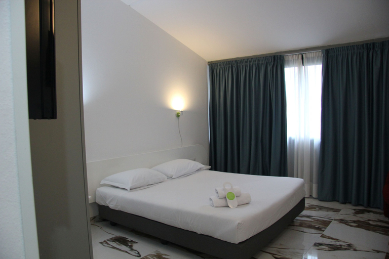 Bedroom 3, Green Hotel Motel, Varese