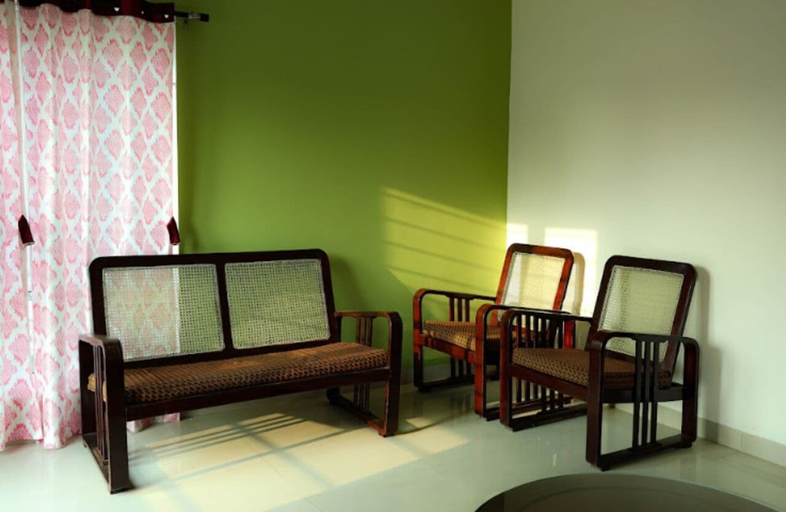 Others 4, ECR Inn, Kancheepuram