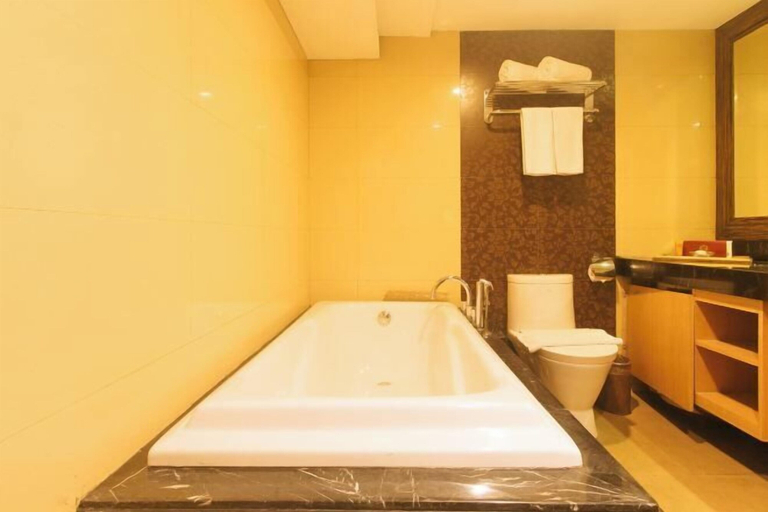 Bathroom 17