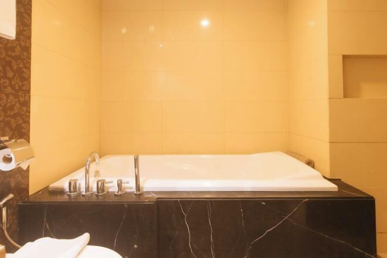 Bathroom 30