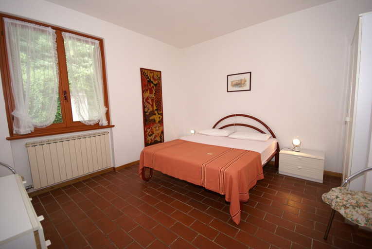 Room 3, Holiday Home in Garda Near Lake & Pool, Verona