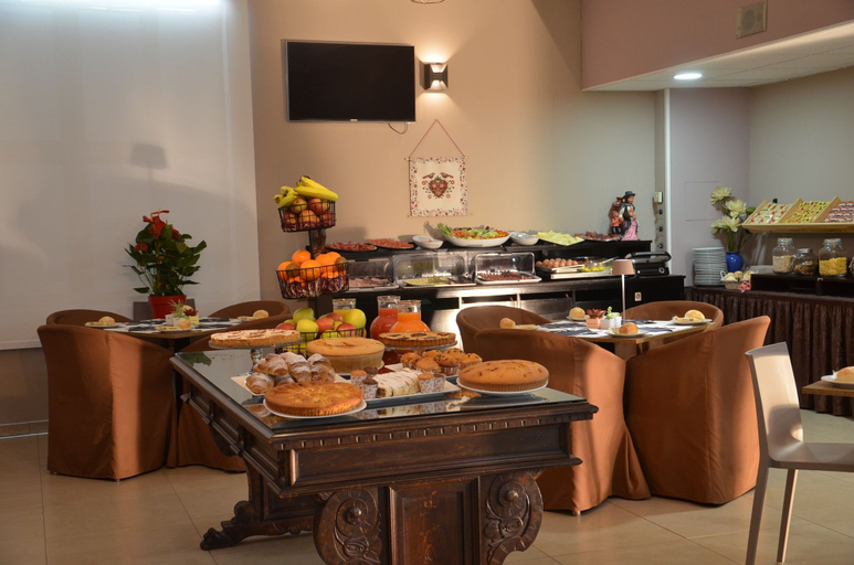 Food & Drinks 5, Green Hotel Motel, Varese