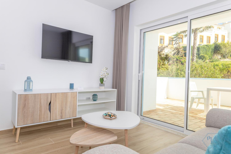 Others 2, MC Suites Burgau with amazing front sea view, Vila do Bispo