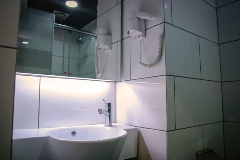 Bathroom 5