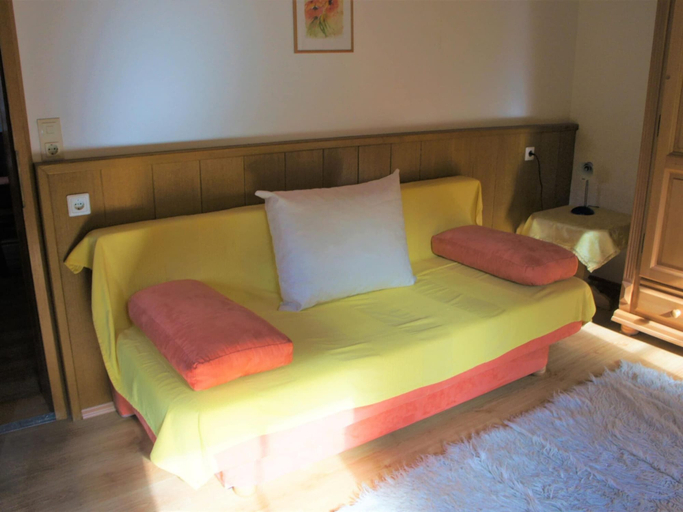 Room 5, Apartment in Top Location in Fugen With Balcony, Schwaz