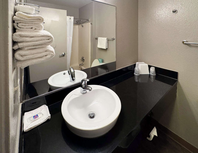 Bathroom 11