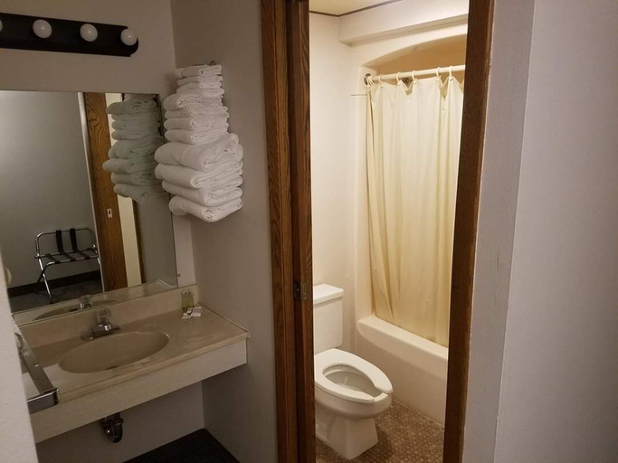 Bathroom 3, Northern Lights Inn, Price