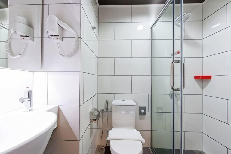 Bathroom 20