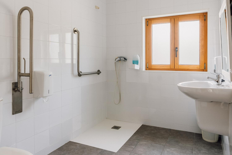 Bathroom 3, Vila Vilarino Albergue Hotel & Restaurante, Ourense