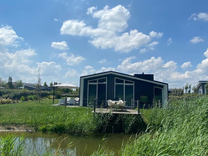Exterior 2, Beautiful Holiday Home With A/c, in a Holiday Park, Kapelle
