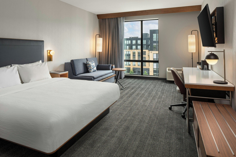 Bedroom 3, Courtyard by Marriott St. Paul Downtown, Ramsey