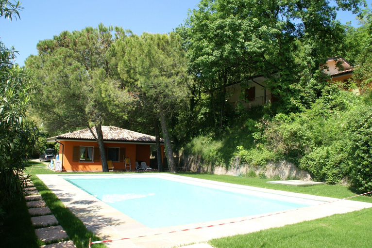 Pool 2, Holiday Home in Garda Near Lake & Pool, Verona