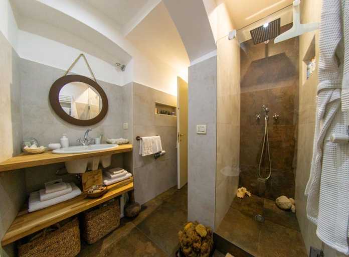 Bedroom 2, FICO MAGICO -Appartamento con giardino, Genova Centro Storico, Acquario, Genova