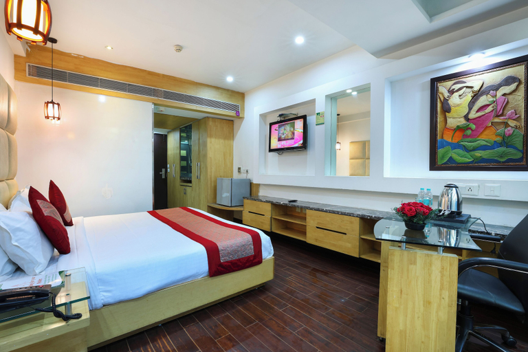 Airport Hotel Grand Delhi, West