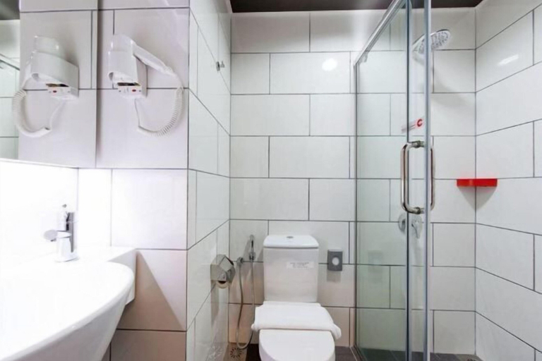Bathroom 13