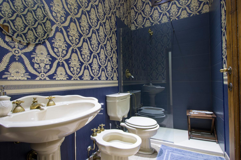 Bathroom 2, Il Villino Rosa Apartment, Florence
