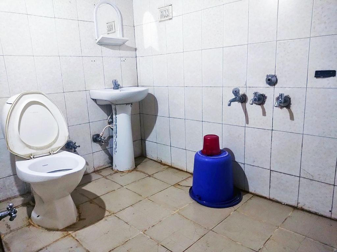 Bathroom 7