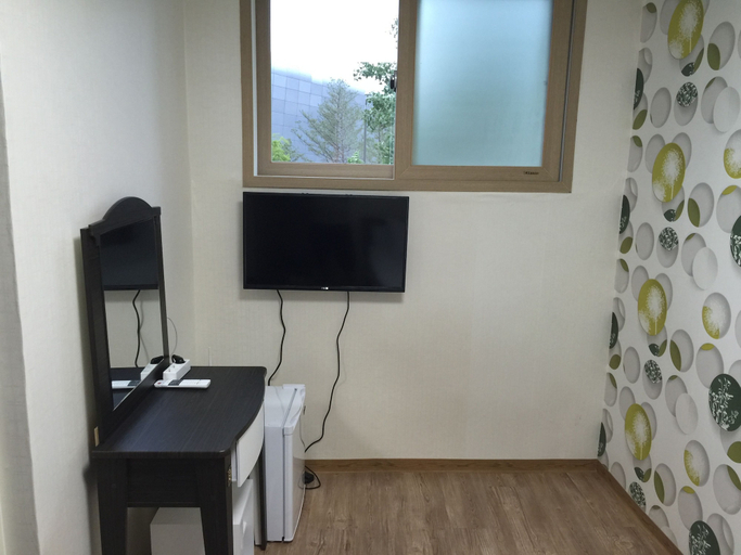 Others 5, Hamory Guesthouse, Jung