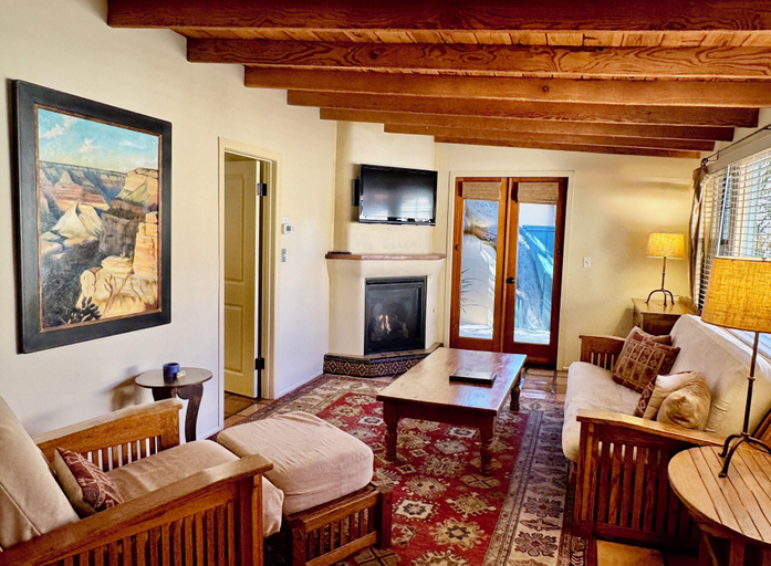 Bedroom 4, Blue Iguana Inn, Ventura