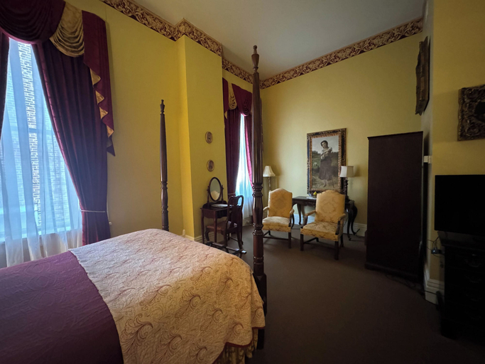 Bedroom 25