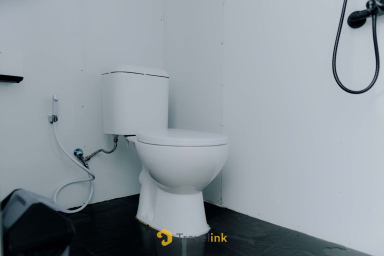 Bathroom 4, Glamping Telaga Menjer By Travelink, Wonosobo