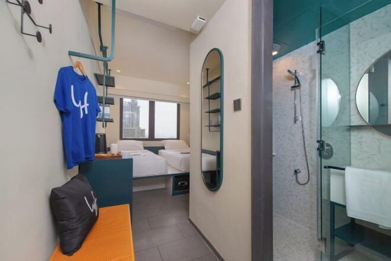Bathroom 16