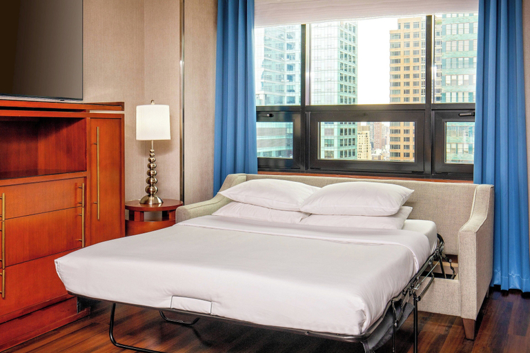 Bedroom 5, Four Points by Sheraton Midtown-Times Square, New York