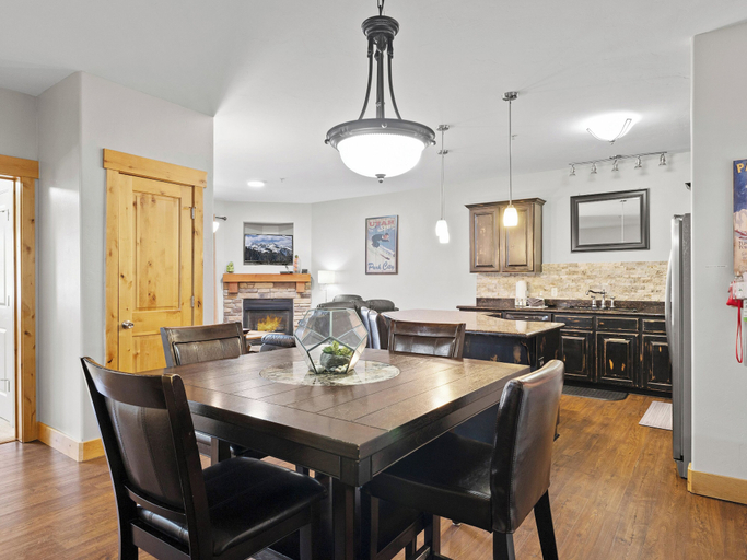 Dining Room 5