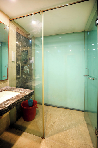 Bathroom 10