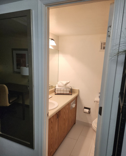 Bathroom 5, Mariposa Hotel, Santa Cruz