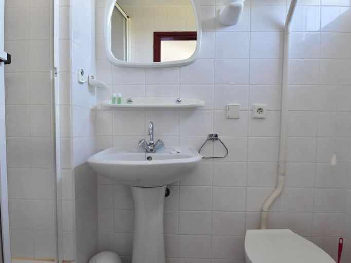 Bathroom 4, Chalet in Dolni Brusnice Near Ski Lift, Trutnov