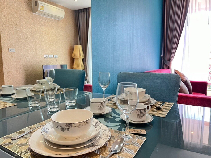 Food & Drinks, Grande Carribean Condo By Thita, Pattaya