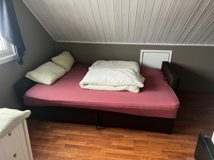 Others 2, Loftroom in townhouse Oslo 1 singel bed 1 double bed, Lørenskog