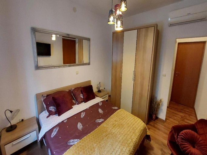 Others 3, 4 Colors Rooms, Cres, Cres