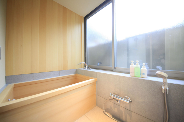 Bathroom 5, Hakone Pax Yoshino, Hakone