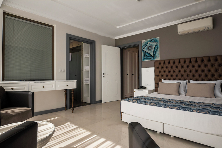 Bedroom 2, Blue Marlin Deluxe Spa & Resort - All Inclusive, Alanya