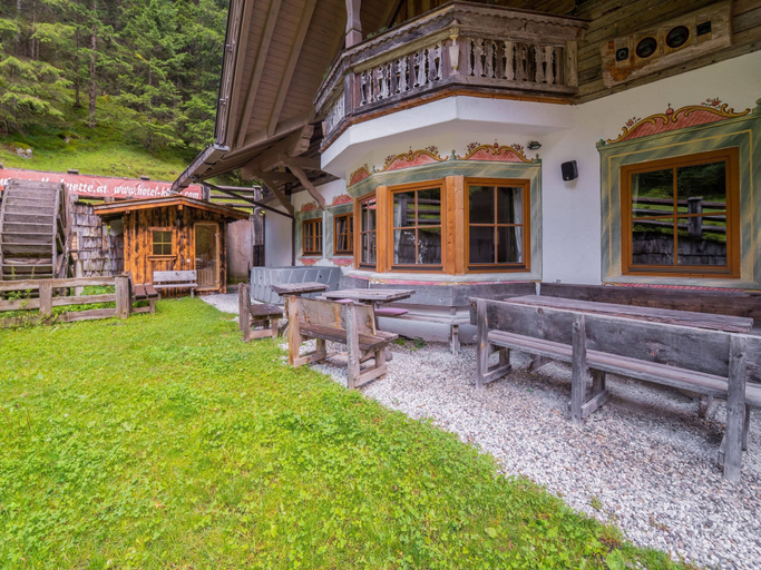 Garden, Quaint Alpine hut in the Stubaital With Sauna, Innsbruck Land
