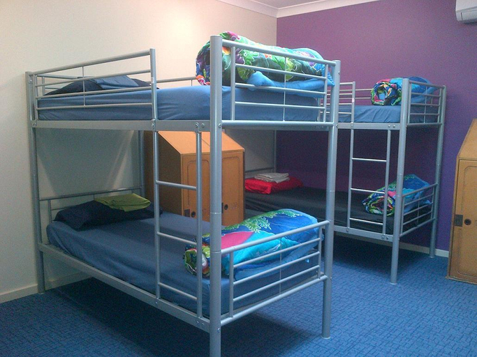 Others 2, The Entrance Backpackers, Wyong - South and West