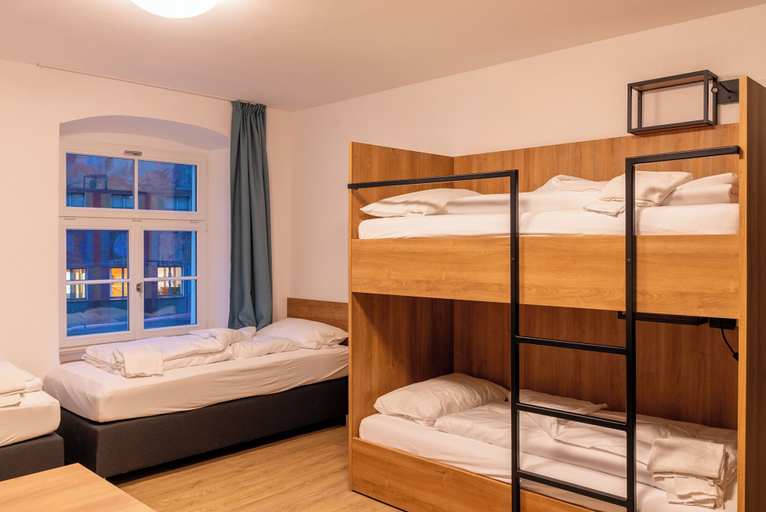 Bedroom 2, Brauhaus‑Hostel König von Flandern, Augsburg