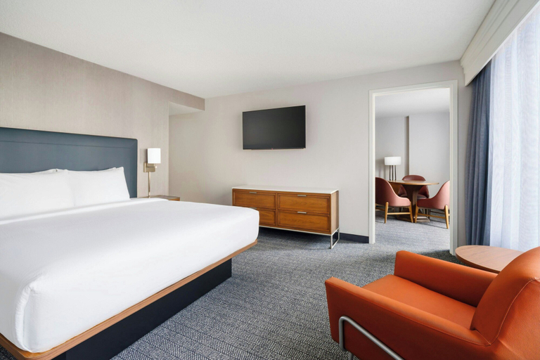 Bedroom 4, Courtyard by Marriott Atlanta Buckhead, Atlanta