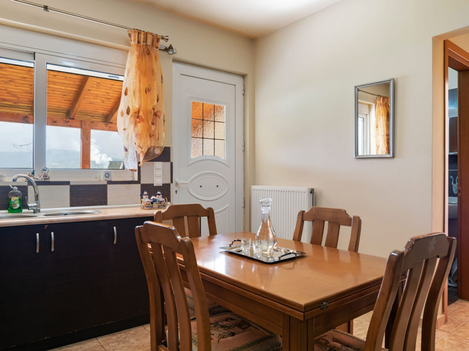 Others 5, Welcoming Apartment in Venerato With Garden, Crete