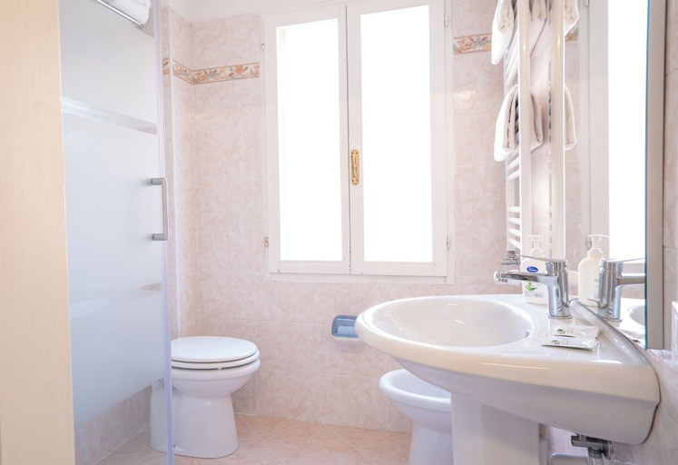 Bathroom 5, Alla Corte Rossa, Venezia